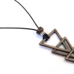 Κολιέ με κορδόνι, Triangles