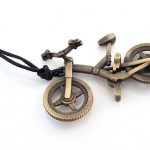 Κολιέ με σχοινί, Bicycle