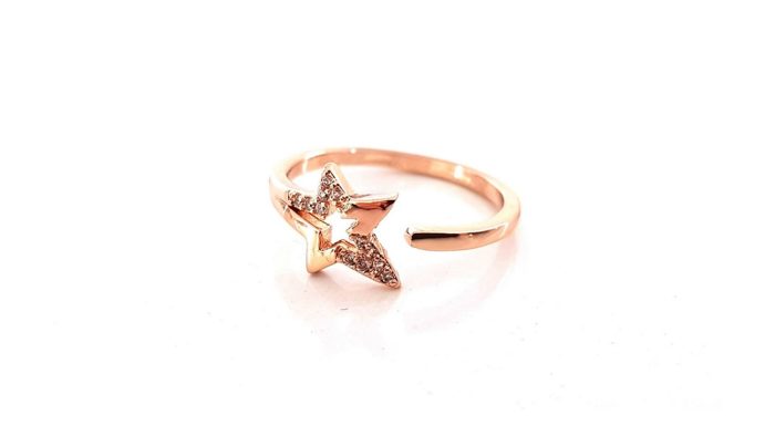 Star ring with rhinestones