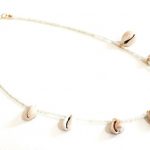 Κοντό κολιέ με κοχύλια