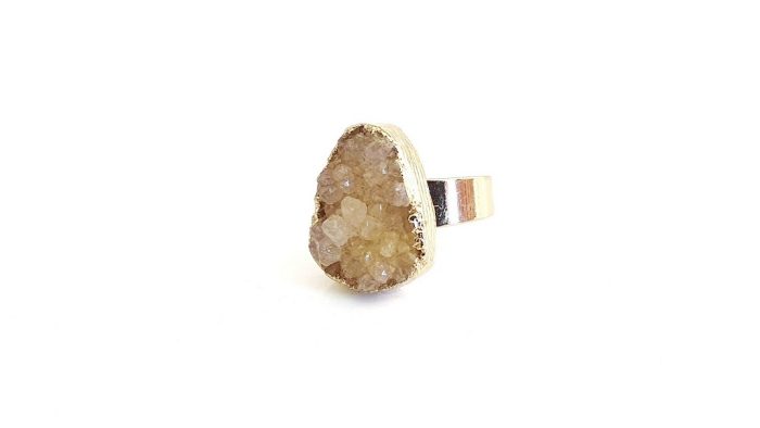 Ring with natural stone agate