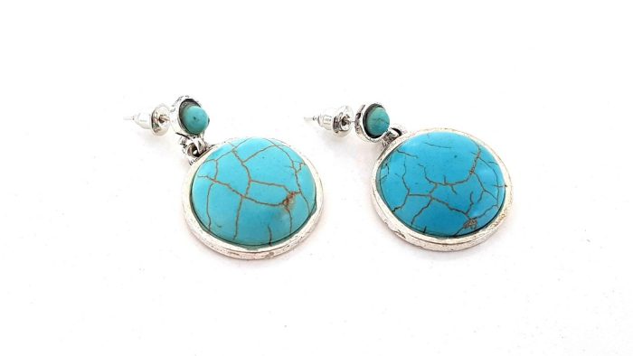 Hanging earrings with turquoise chalice stones