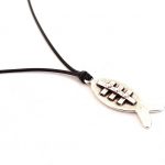 Κολιέ με κορδόνι και μεταλλικό στοιχείο
