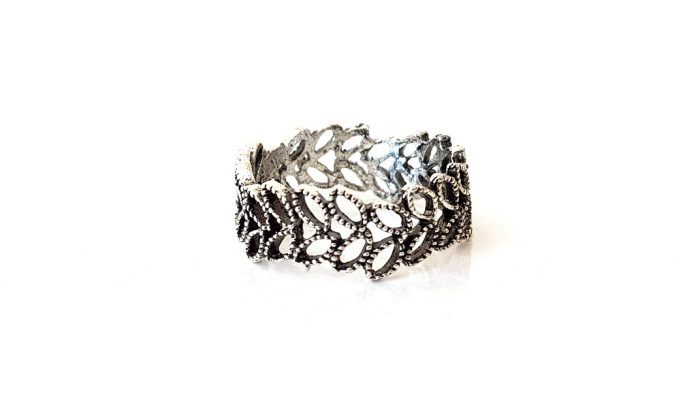 Ring with perforated patterns