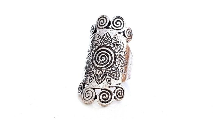 Ring with boho designs
