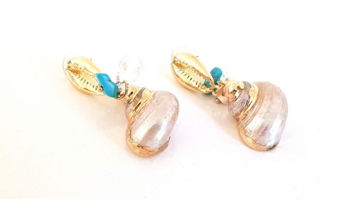 Earrings with shells