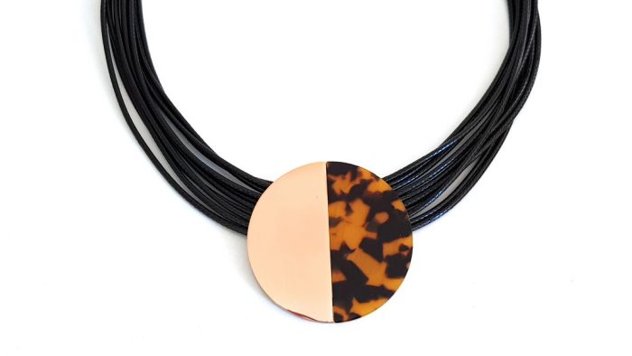 Short necklace with two-tone steel disc