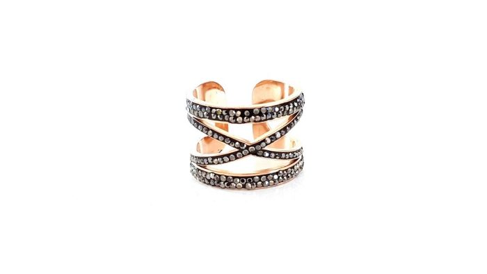 Steel ring with rhinestone