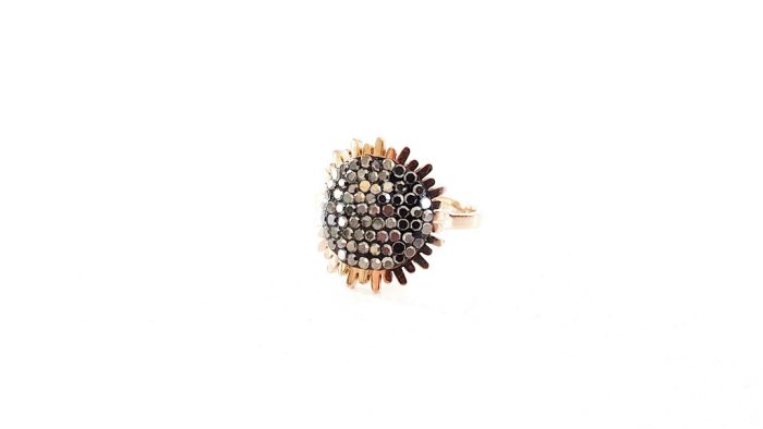 Steel ring with rhinestone