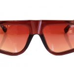 Γυαλιά ηλίου με φαρδείς βραχίονες