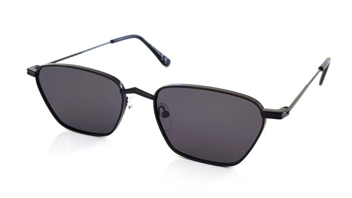 Sunglasses with polygonal lenses