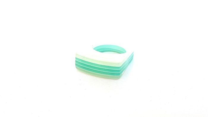Plastic pop ring