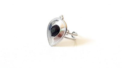 Ατσάλινο δαχτυλίδι με μαύρη πέτρα