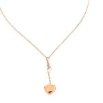 Κοντό ατσάλινο κολιέ με καρδιά