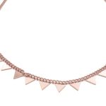 Κοντό ατσάλινο κολιέ με τριγωνάκια