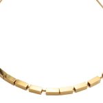 Κοντό ατσάλινο κολιέ με κυβικές χάντρες