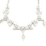 Boho κολιέ με τριγωνικά στοιχεία