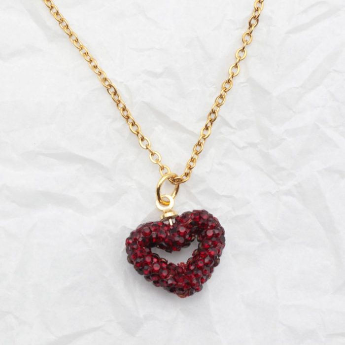 Short steel necklace with heart