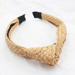 Ψάθινη στέκα μαλλιών