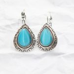 Σκουλαρίκια με ημιδιαφανή πέτρα