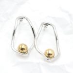 Ατσάλινα σκουλαρίκια με συνδυασμό χρυσού και ασημί χρώματος