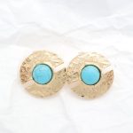 Ατσάλινα σκουλαρίκια με γαλάζια πέτρα χαολίτη