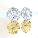 Δίχρωμα σκουλαρίκια με κλιπ από ανοξείδωτο ατσάλι – ασημί και χρυσό με σφυρήλατη υφή