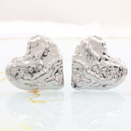 Ατσάλινα  σκουλαρίκια καρδιές σαν σφυρήλατες με κούμπωμα κλιπ