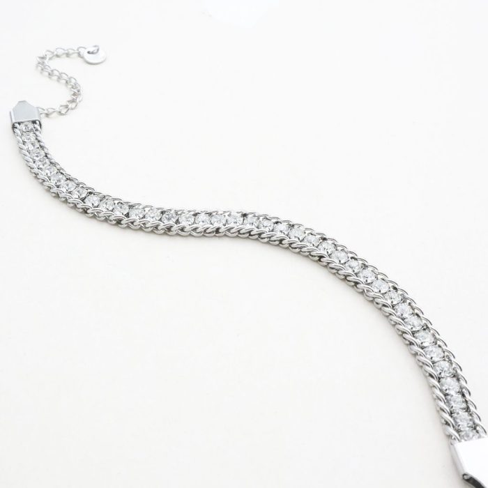Ατσάλινο βραχιόλι ριβιέρα, αλλιώς και tennis bracelet, σε ασημί χρώμα
