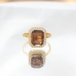 Ατσάλινο δαχτυλίδι  one size με καφέ κρυστάλλινη πέτρα