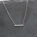 ατσαλινο κολιέ γραμμή από στρας κοντό γυναικείο