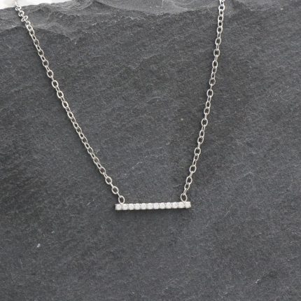 ατσαλινο κολιέ γραμμή από στρας κοντό γυναικείο