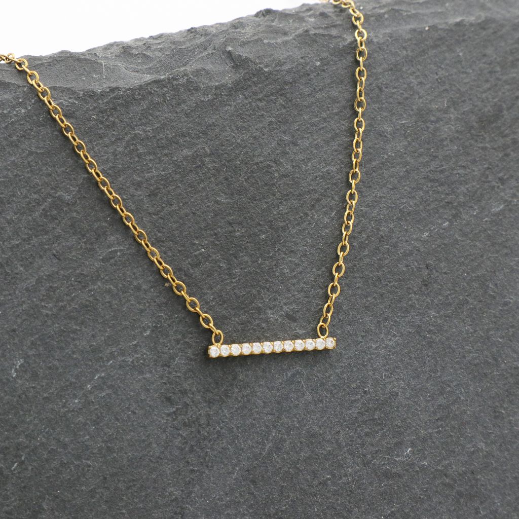 Ατσάλινο κολιέ με γραμμή από στρας Ατσάλινο κολιέ με γραμμή από στρας