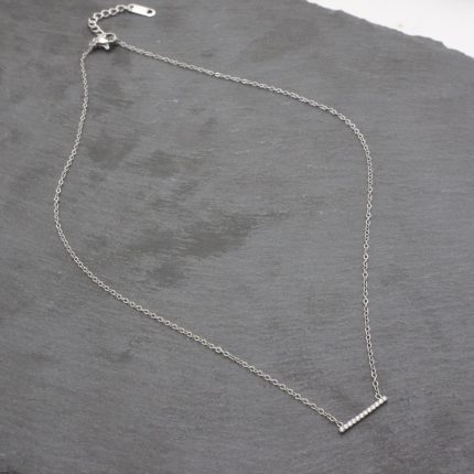 ατσαλινο κολιέ γραμμή από στρας κοντό γυναικείο