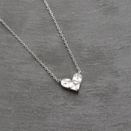 Ατσάλινο κολιέ με καρδιά απο κρύσταλλα