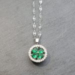 Ατσάλινο κολιέ με πράσινα κρύσταλλα και στρας