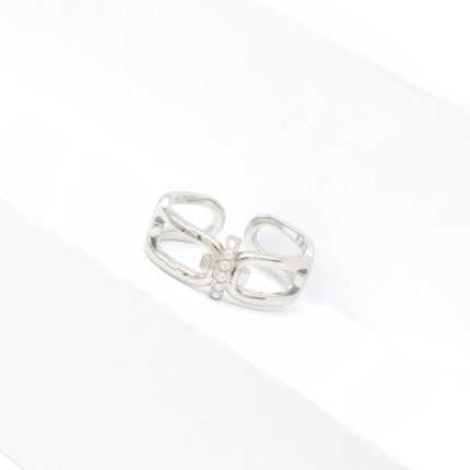 Aτσάλινο δαχτυλίδι με περιμετρικό σχέδιο αλυσίδας και κάθετο δαχτυλίδι με στρας στο κέντρο