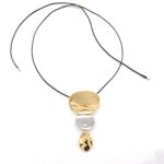 Μακρύ κολιέ από σχοινί και με ατσάλινο στοιχείο