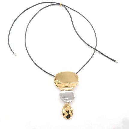 Μακρύ κολιέ από σχοινί και με ατσάλινο στοιχείο